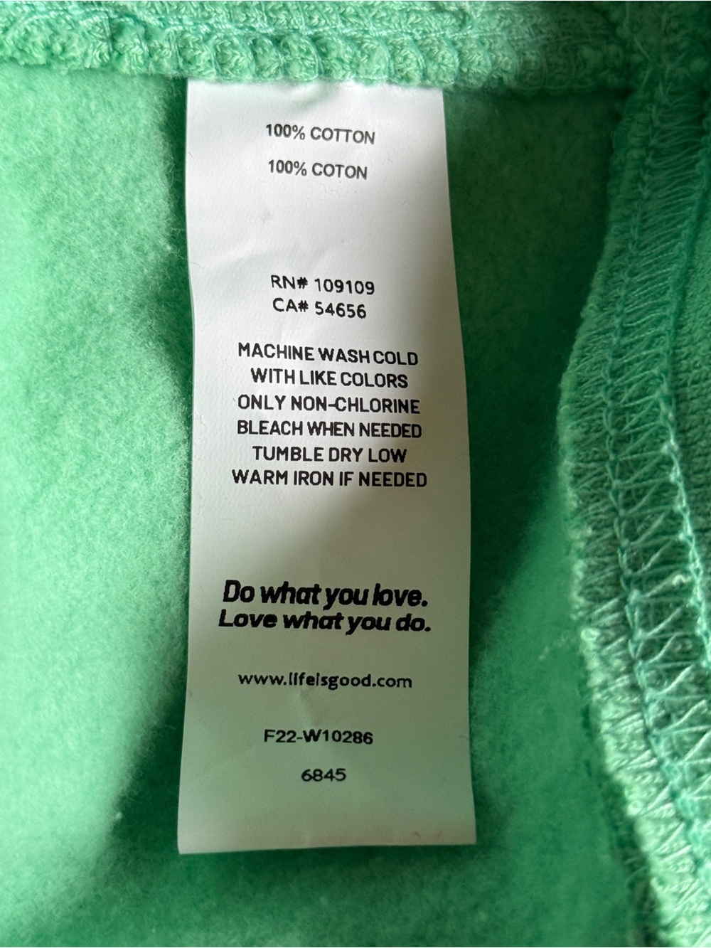 Life is Good 'Read More Worry Less' Winnie Graphic Cotton Sweatshirt Size L - Picture 2 of 8